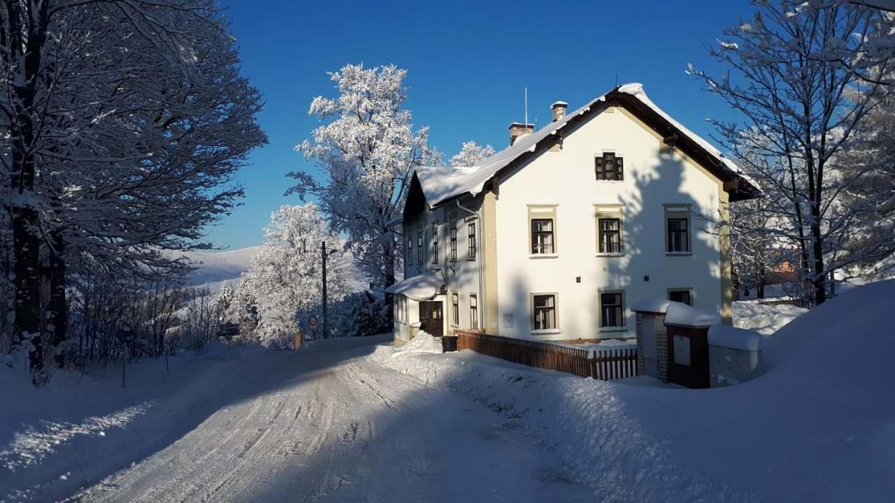 Aparthotel Stará Škola Hedeč Králíky Exterior foto