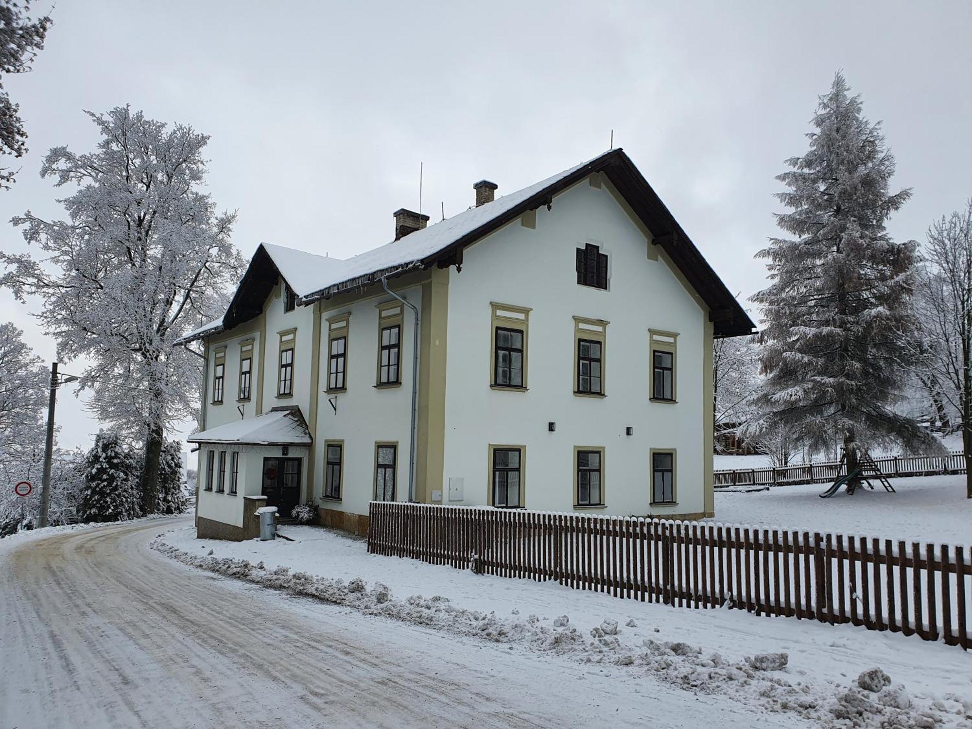 Aparthotel Stará Škola Hedeč Králíky Exterior foto